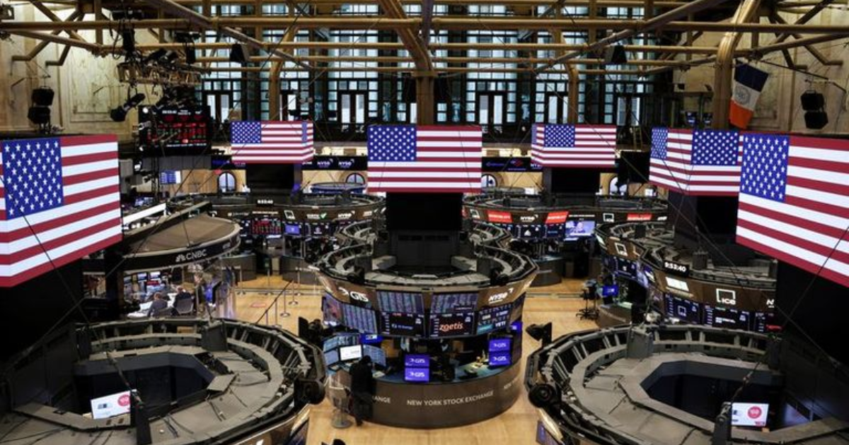 US Futures Extend Gains