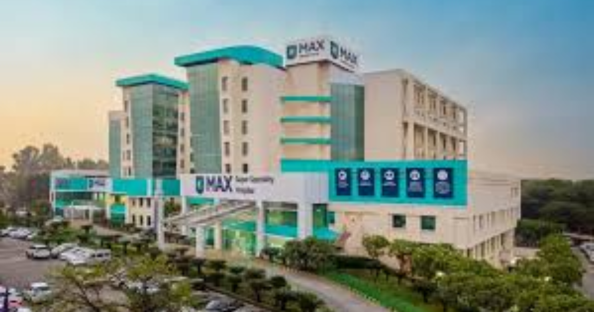 Hospital Stocks Are Pricing In US-Iran War Risks — Analysts Reveal Their Top Healthcare Stock Picks for 2026