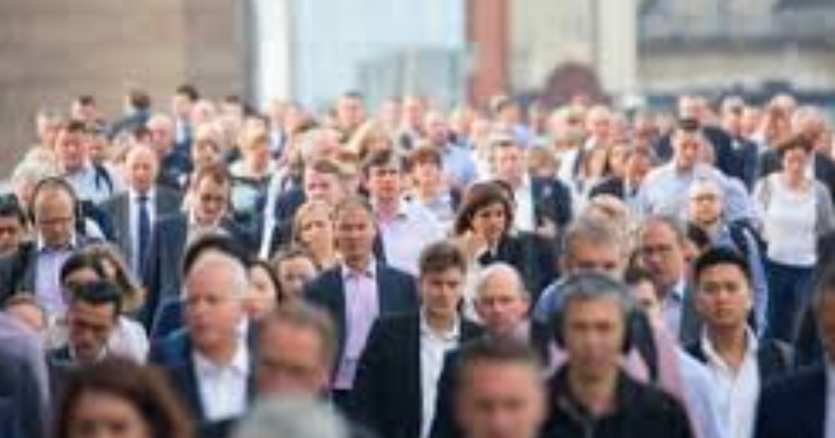 UK Pay Growth Sinks to Five-Year Low — Younger Workers Hit Hardest as Hiring Slowdown Deepens