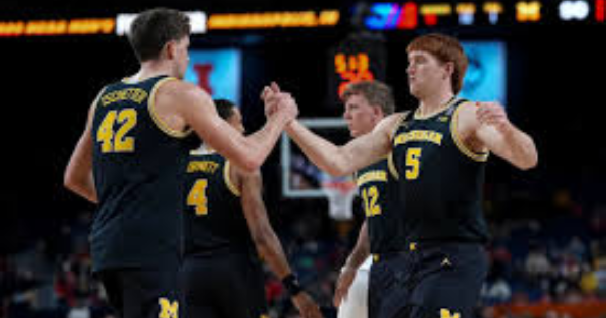 Michigan Routs Arizona to Advance to Men's National Championship — Will Take on UConn
