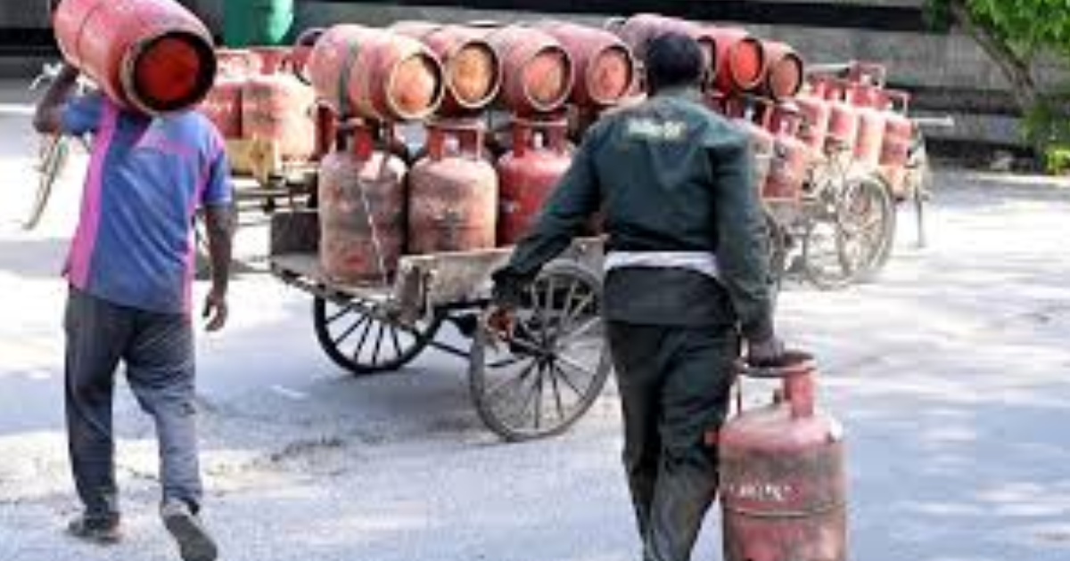 India LPG Consumption Fall 13% Amid West Asia Conflict